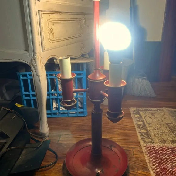 Bouillotte Lamp 3- Light French Style Gilt Bronze Acanthus Leaf  Red Tole - Picture 2 of 9